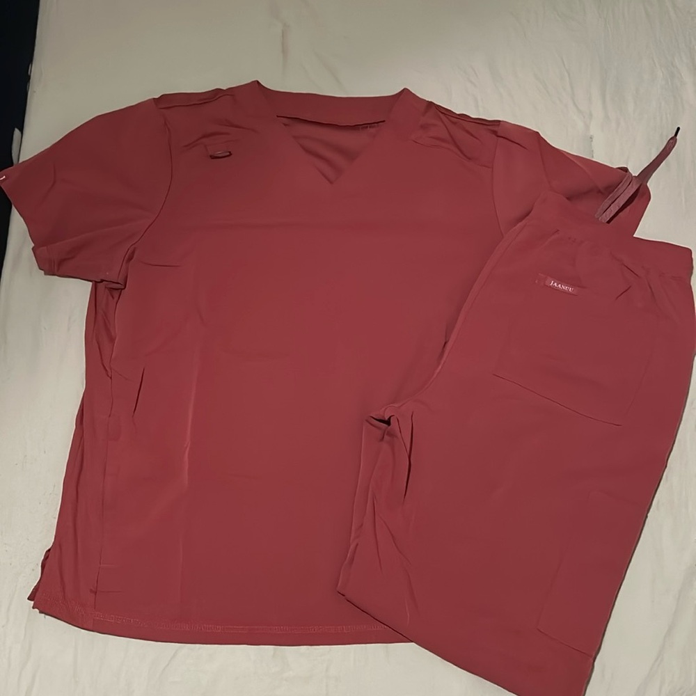 Men’s jogger scrub set